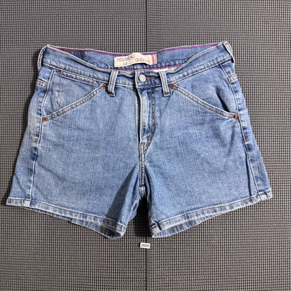 Levis 515 Nouveau Shorts Womens 8 Blue Denim Light Wash Mid Rise Jean Shorts